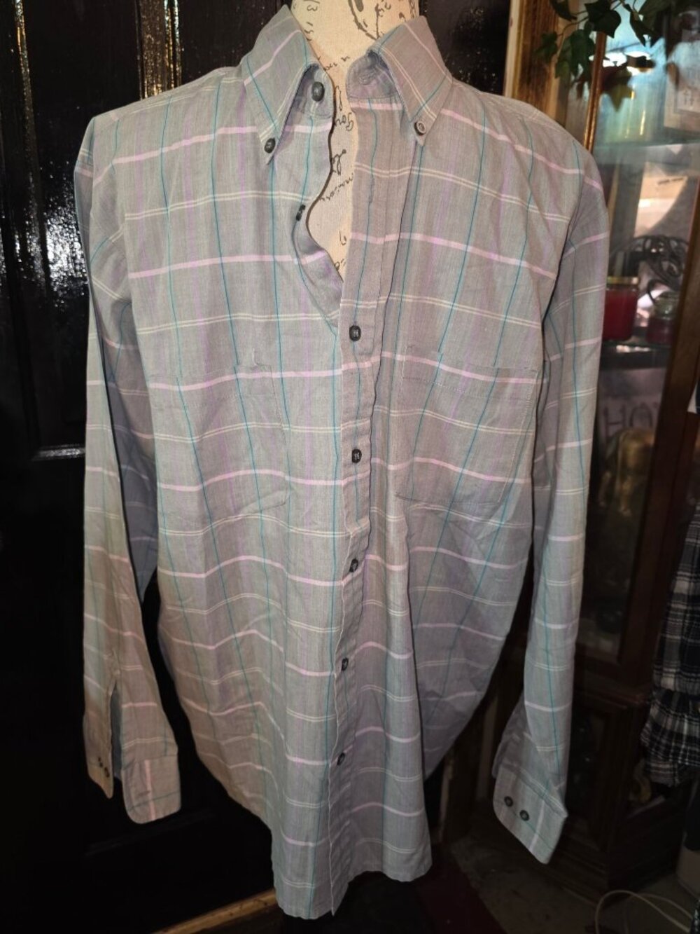 Van Heusen Mens Long Sleeve Button-Down Shirt Gray Plaid Size L Polyester Cotton